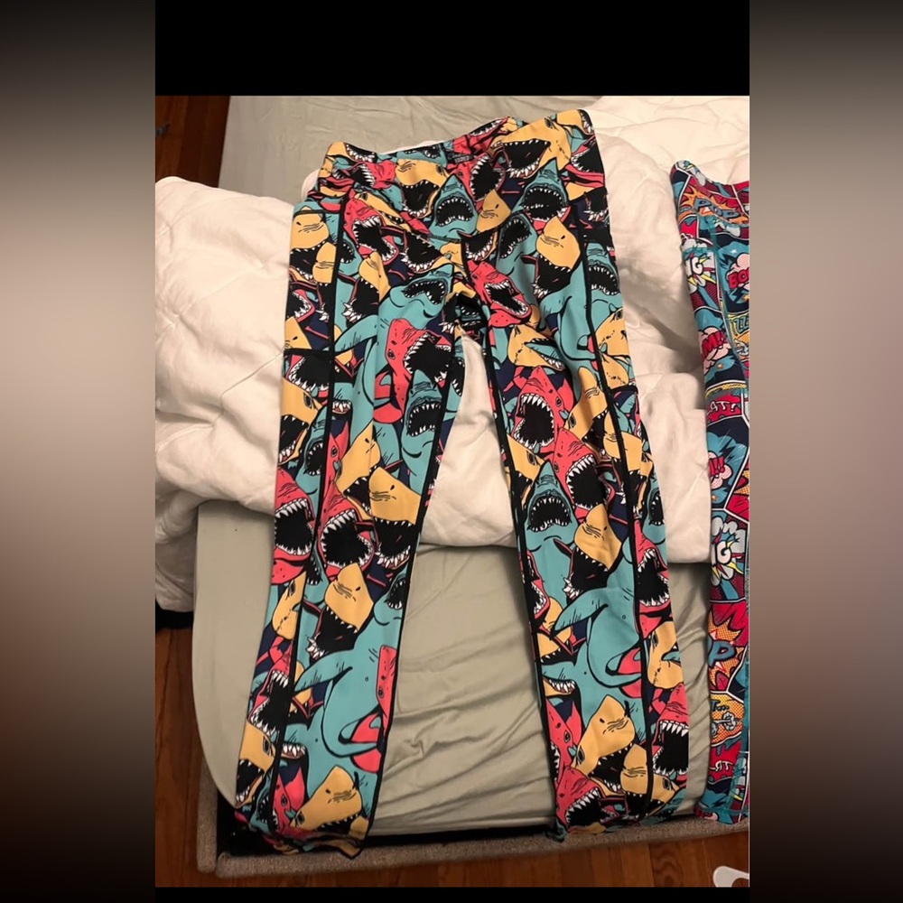 Constantly varied gear shark leggings - Picture 2 of 2